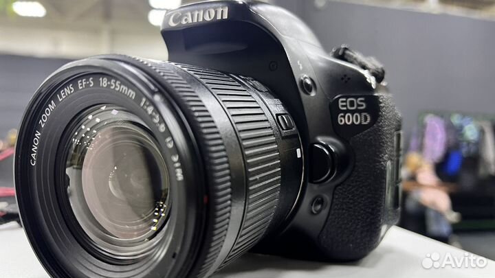 Зеркальный фотоаппарат canon 600d