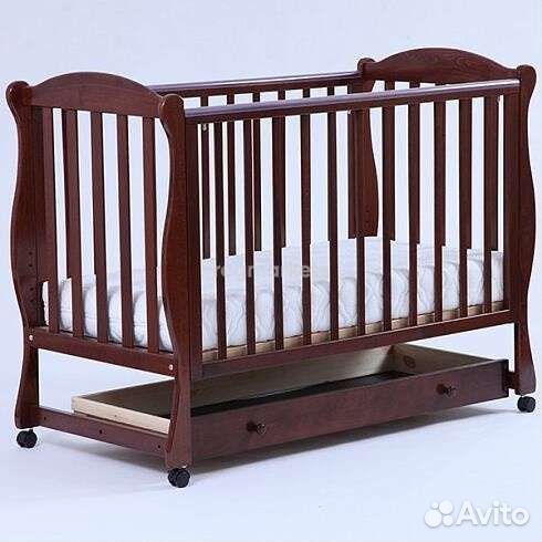 Кроватка из дерева