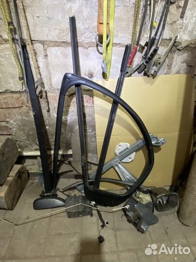 Уплотнитель задней правой двери логан 2