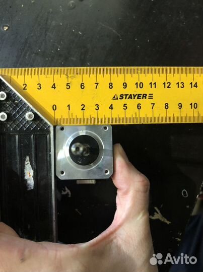 Шаговый двигатель