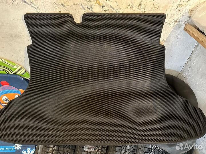 Коврик багажника vesta