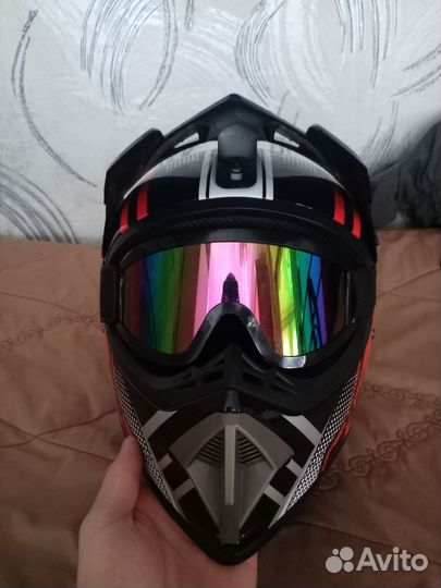 Кроссовый шлем