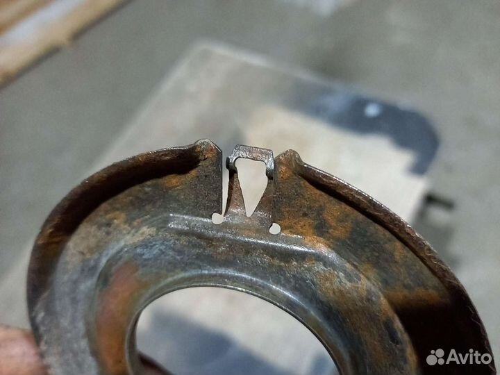 Кольцо кронштейн датчика абс Рено Лагуна2