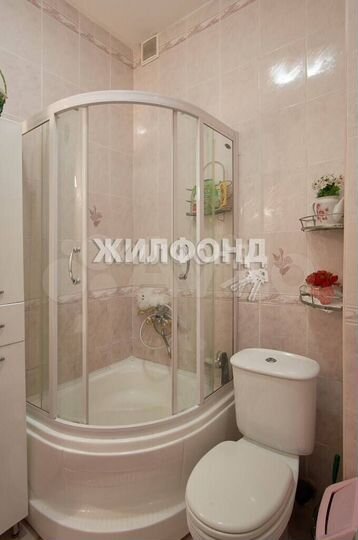 Коттедж 275,7 м² на участке 4 сот.