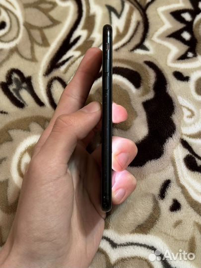 iPhone SE (2020), 128 ГБ