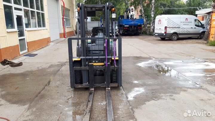 Вилочный погрузчик Komatsu FG30T-16, 2008