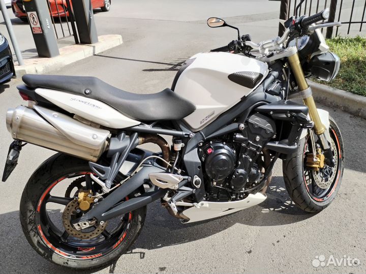 Мотоцикл Triumph street triple 675l