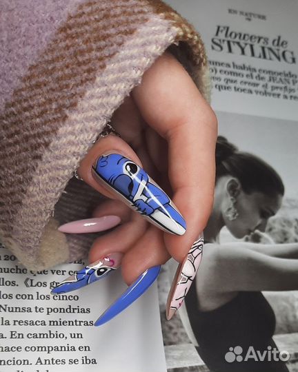 Маникюр и Наращивание ногтей в Салоне