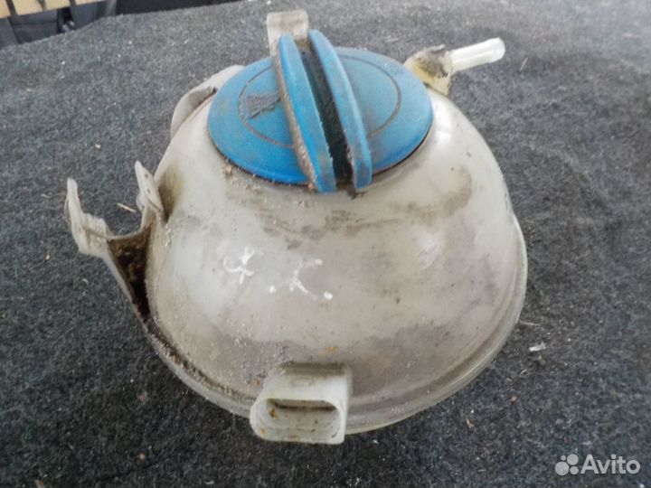 Бачок расширительный Volkswagen Caddy