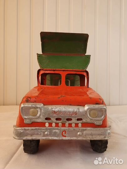 Игрушка грузовик самосвал 