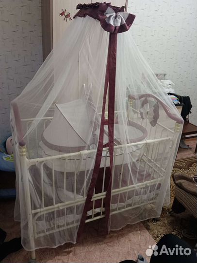 Кровать с балдахином