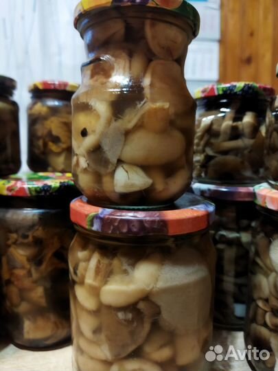 Грибы маринованные