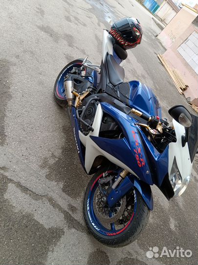 Мотоцикл suzuki gsx-r 600 k8