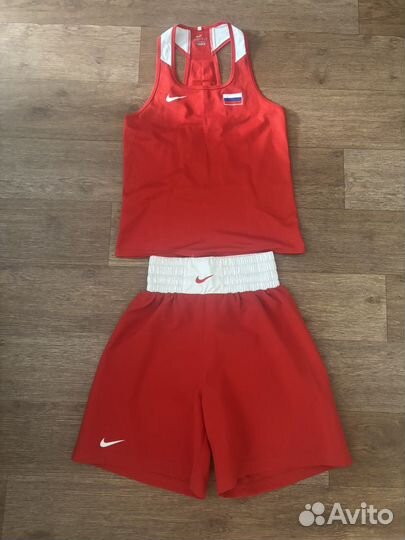 Боксерская форма nike красная