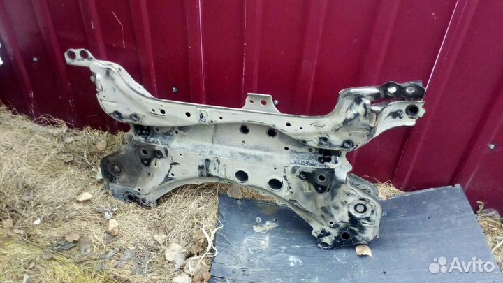 Подрамник на Тойота Рав 4 V40