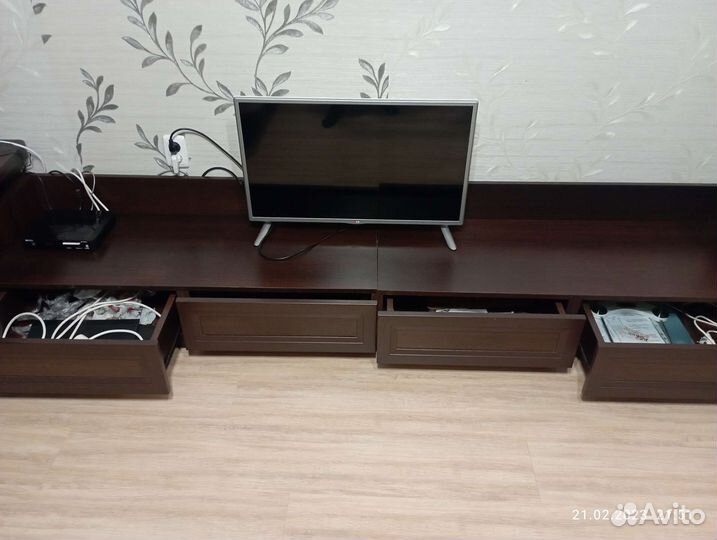 Тумба под телевизор