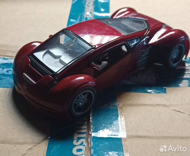 Модель Maisto Lexys Futuristic M 1/24