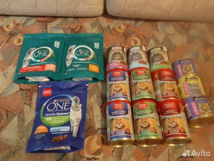 Влажный и сухой корм для кошек и для собак