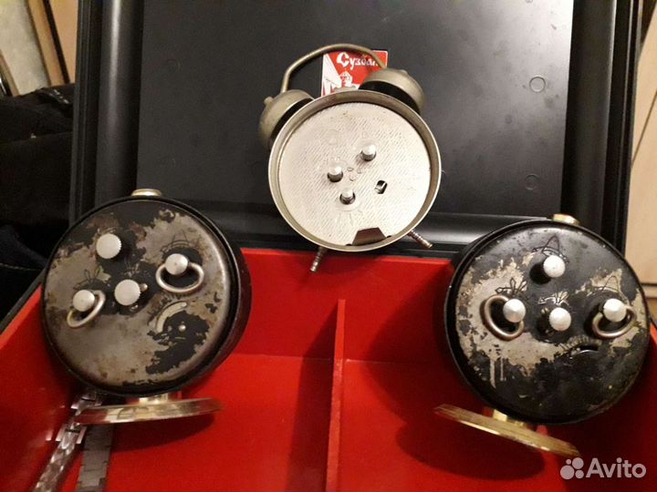 Часы будильник СССР