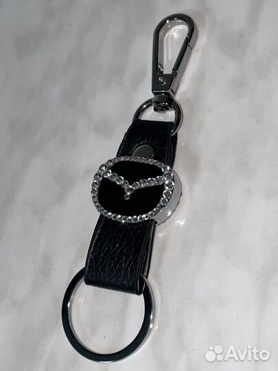 Брелок Mazda Мазда со стразами