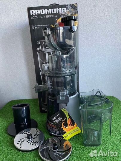 Соковыжималка шнековая Redmond RJ-912S