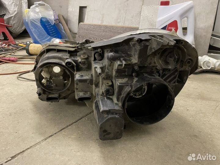 Фара передняя правая Mersedes w211