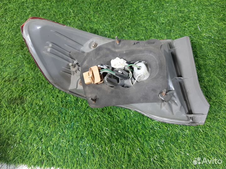 Фонарь правый на Toyota Corolla E150