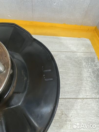 Поворотный кулак левый Honda stepwgn spada RK5