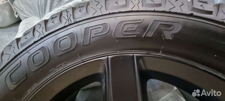 Cooper Zeon LTZ 305/50 R20 S