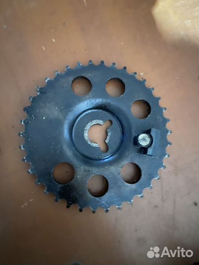 Распедвал иШестерня распредвала (звезда) грм