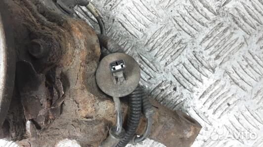 Ступица передняя левая hyundai santa FE 2 (LEA02K9