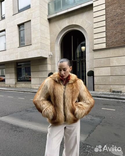 Шуба из енота с капюшоном натуральная