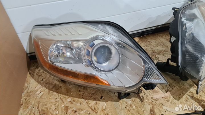 Ксеноновые фары Ford Kuga 1