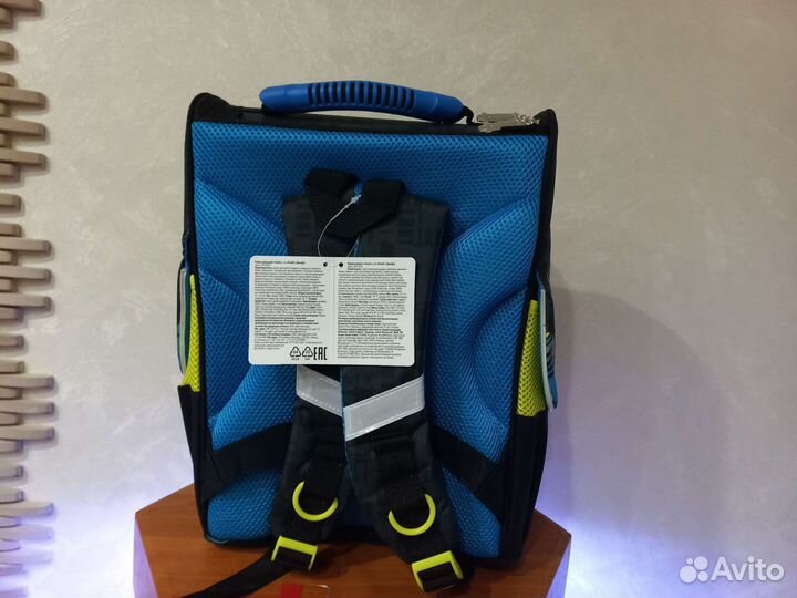 Новый школьный рюкзак с ортопедической спинкой