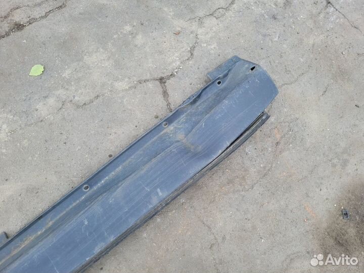 Накладка правого порога на Volvo S80