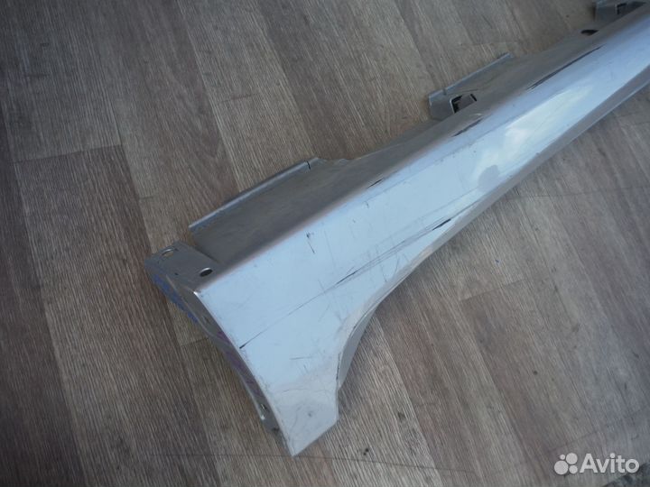 Порог накладка левый Toyota Camry 70 2020