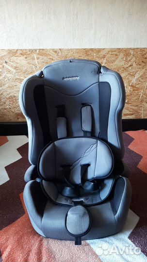 Детское кресло в машину