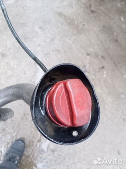 Горловина топливного бака