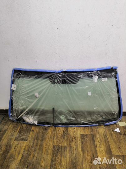 Лобовое стекло Toyota Land Cruiser 200 С 2015