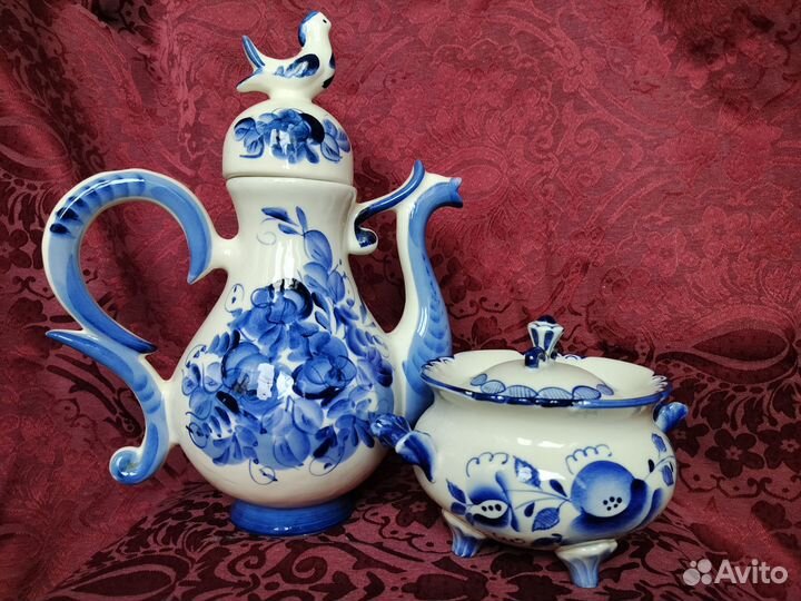 Чайник и сахарница Гжель