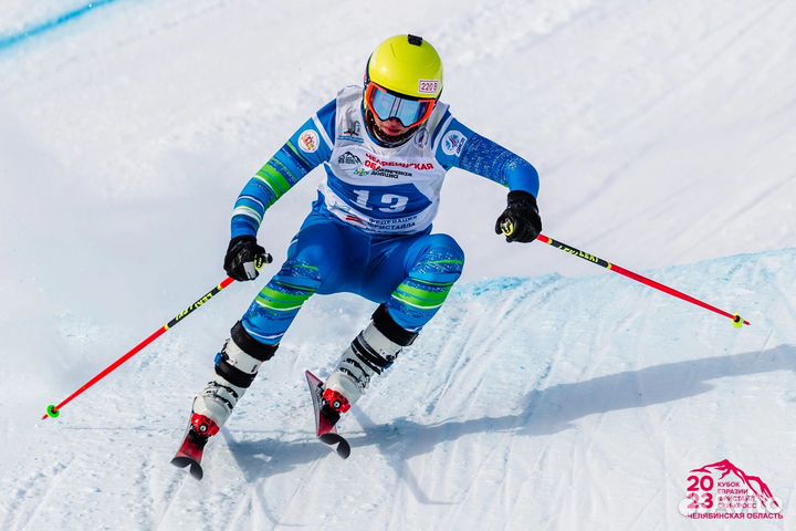 Инструктор, тренер по горным лыжам