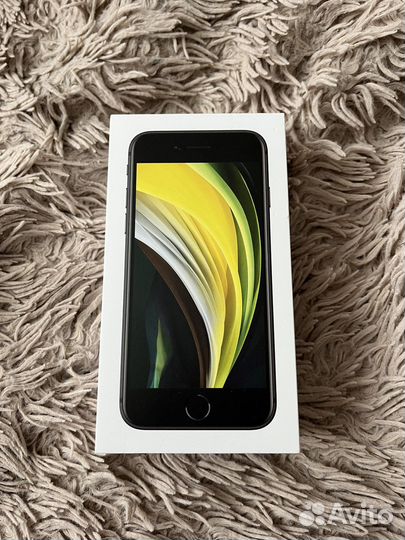 Телефон iPhone se 2020