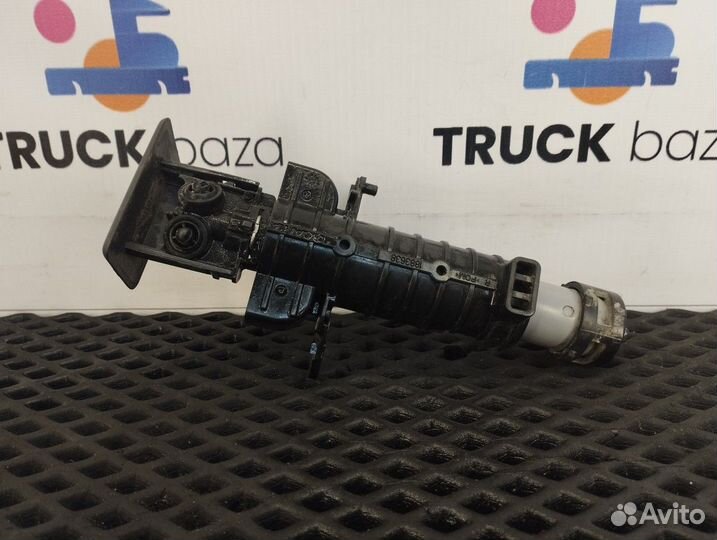 1883638 Форсунка омывателя фар правая