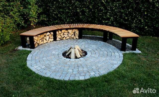 Скамьи кругом, полукругом