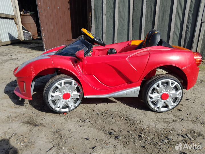 Детская машина электромобиль с пультом
