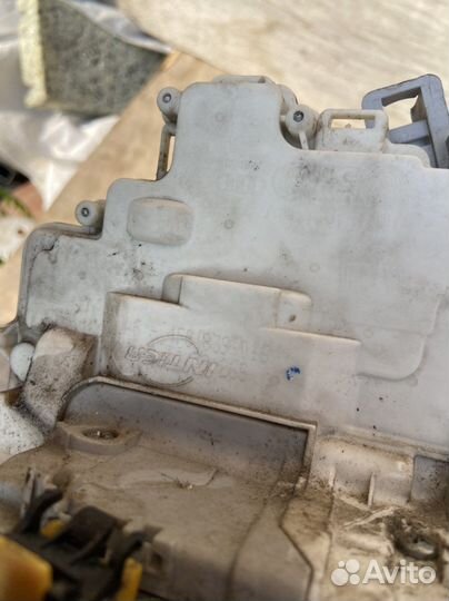 Замок задней правой двери Audi A3 8P