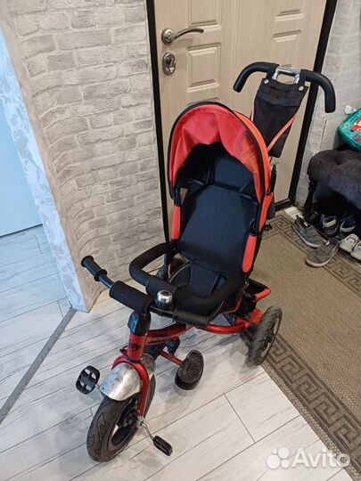 Трехколесный велосипед с родительской ручкой