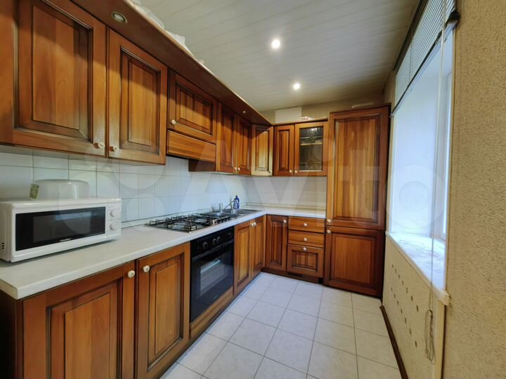 2-к. квартира, 57 м², 2/10 эт.