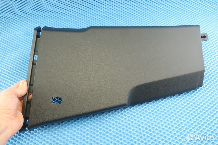 Обшивка центральной стойки левая Skoda Superb 3