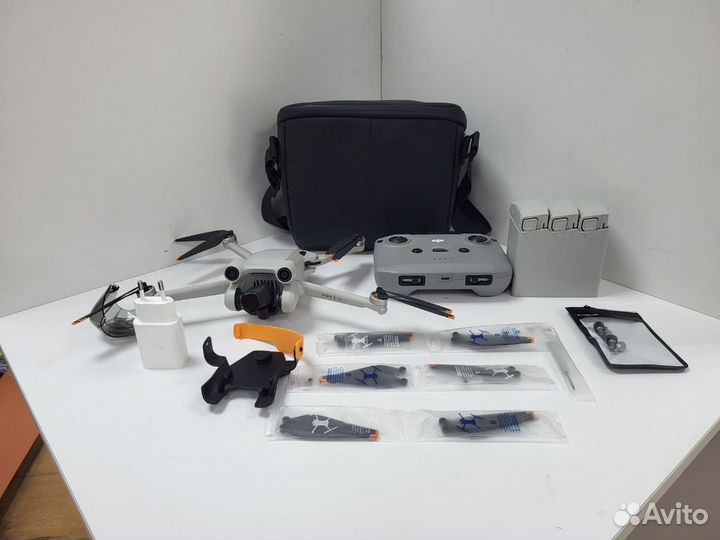 Квадрокоптер DJI Mini 3 Pro